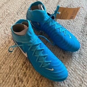 Nike Phantom Luna 2 Elite FG in Vibrant Blue